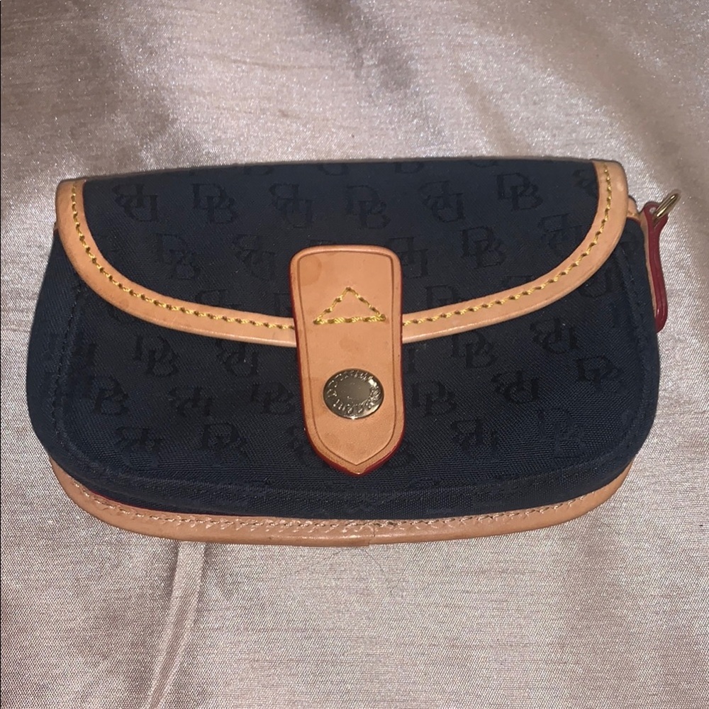 Dooney & Bourke Black and Tan Women's Bag EUC